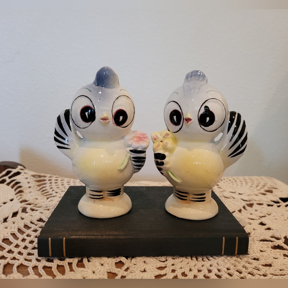 Vintage Anthropomorphic Blue Bird Salt and Pepper Shakers Sonsco Japan HTF.